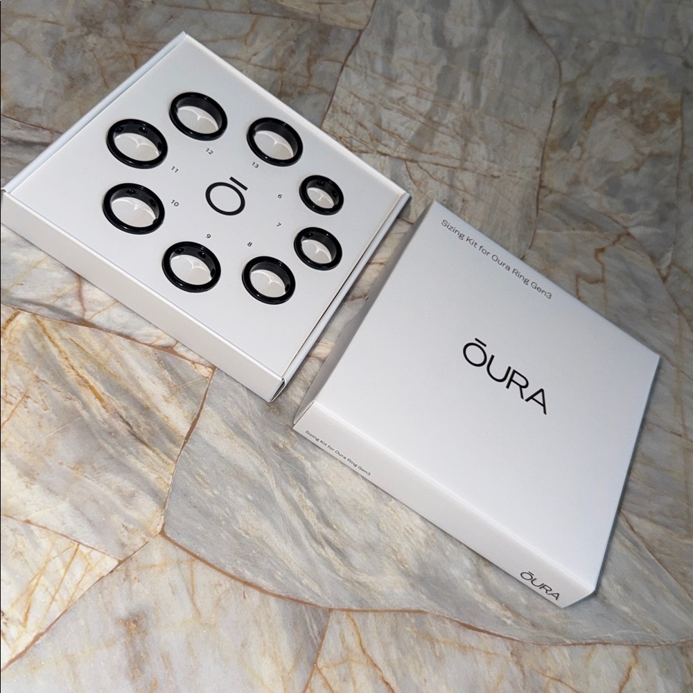 Oura Ring Sizing Set with Black Rings - Picture 2 of 6